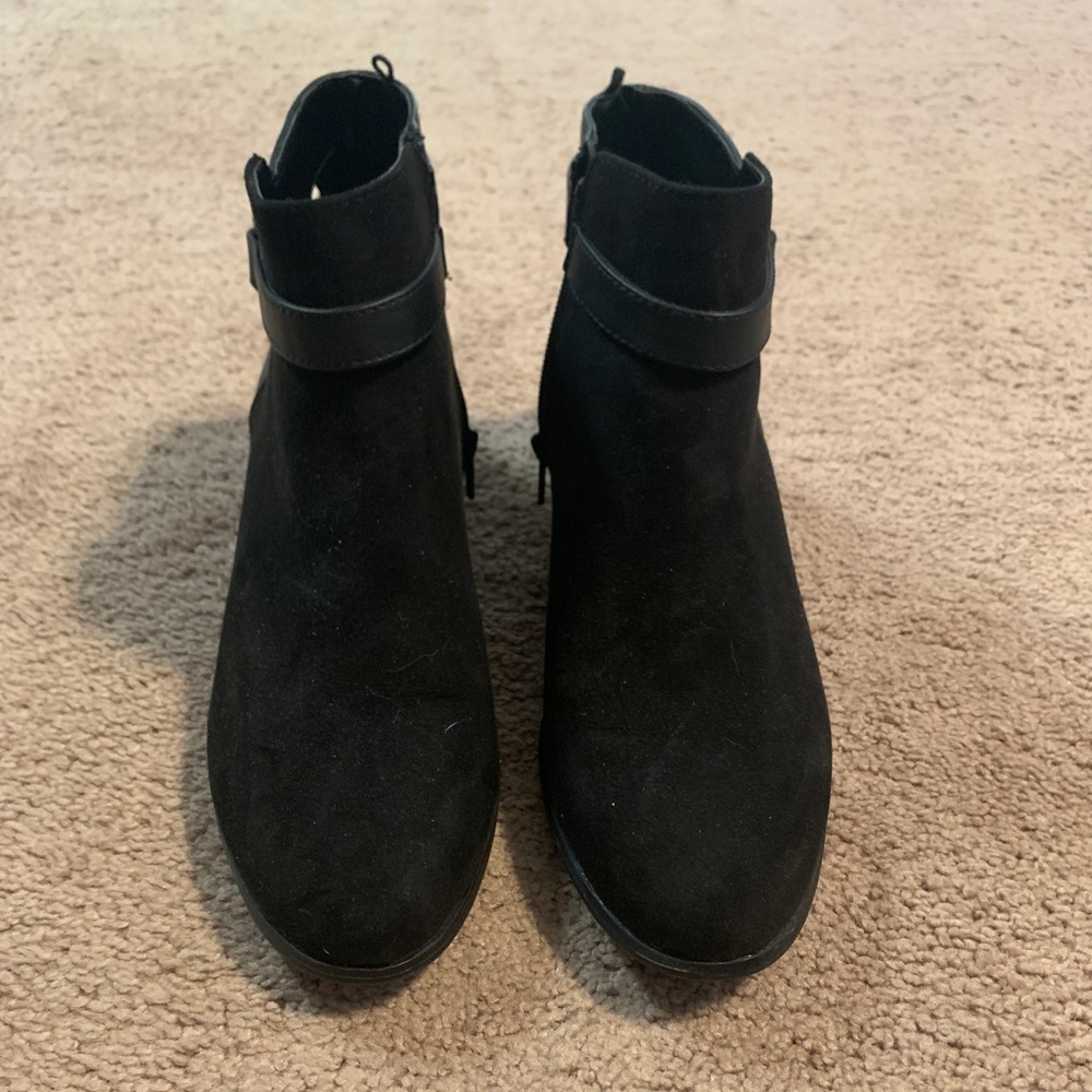 Old Navy Black Booties